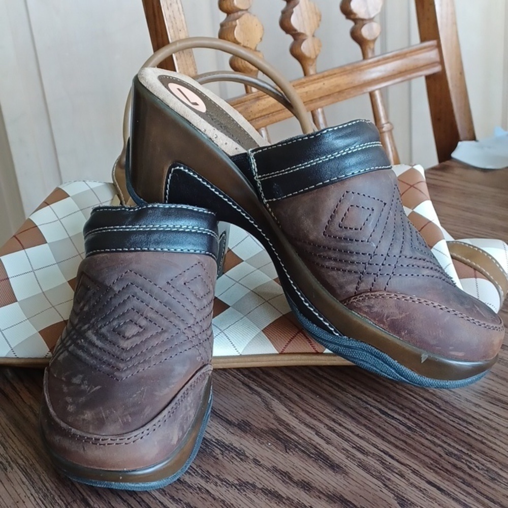 White Mountain Leather Mules, NWOB,  7M,